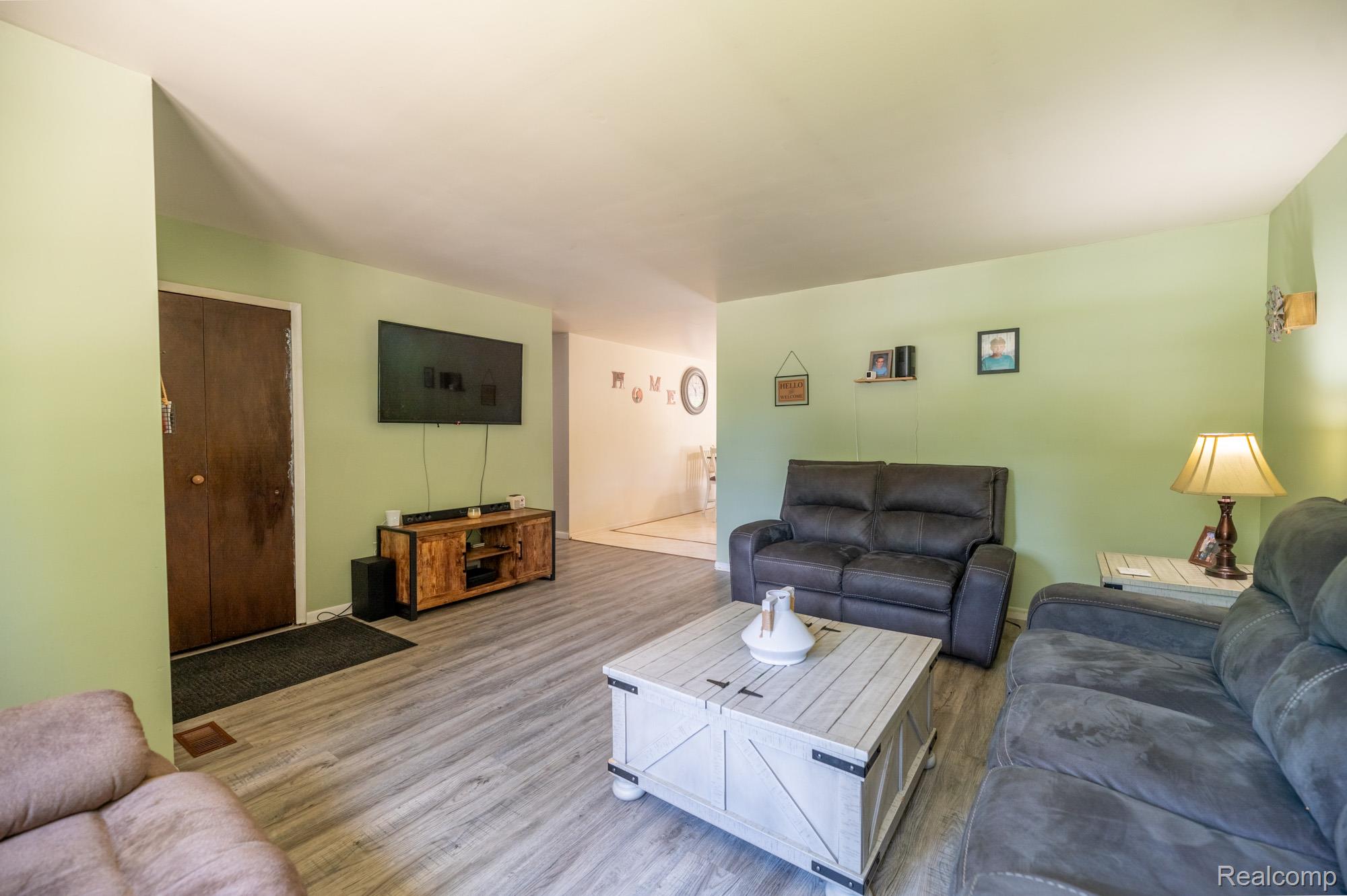 3276 Hammerberg Road Flint, MI 48507 - Photo 4 of 22 3276 HAMMERBERG Rd-13.jpg