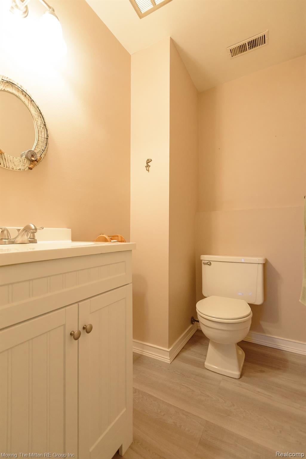 42556 Saltz Road Canton, MI 48187 - Photo 33 of 46 42556_saltz-21.jpg