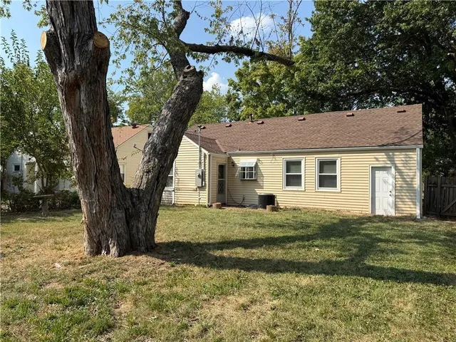 $209,900 | 1437 East 25th Avenue, Kansas City, MO 64116