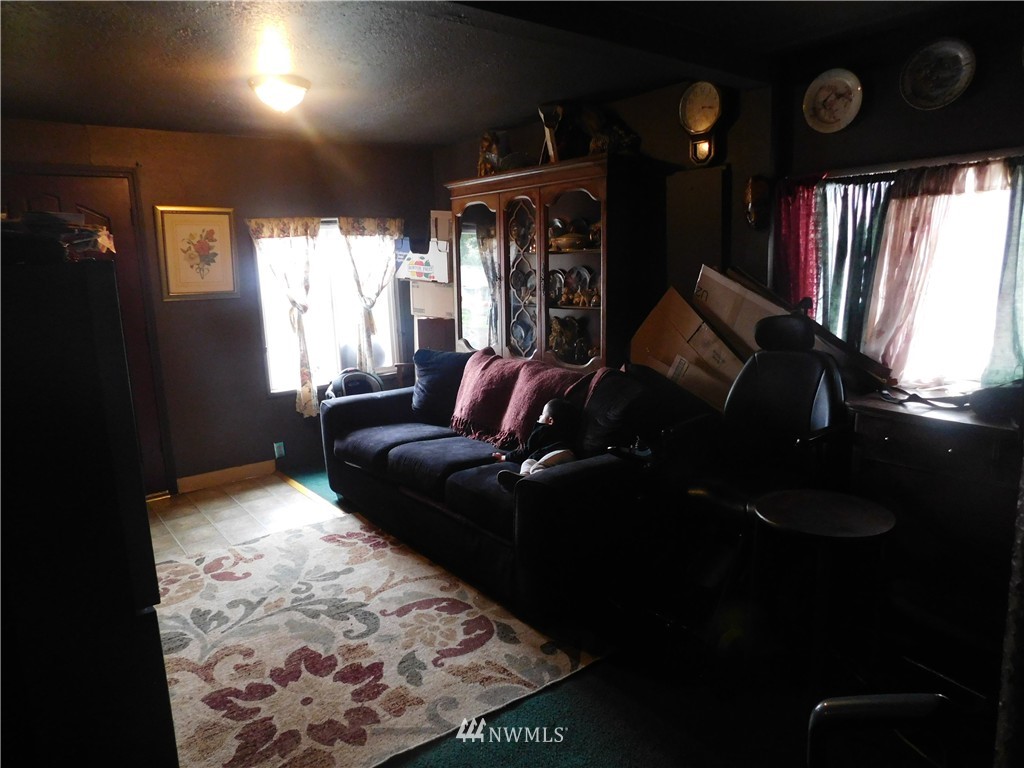 602 Burcham Street Kelso, WA 98626 - Photo 9 of 11