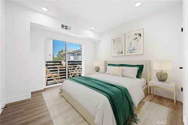 $4,275 | 6704 Kester Avenue, Van Nuys, CA 91405