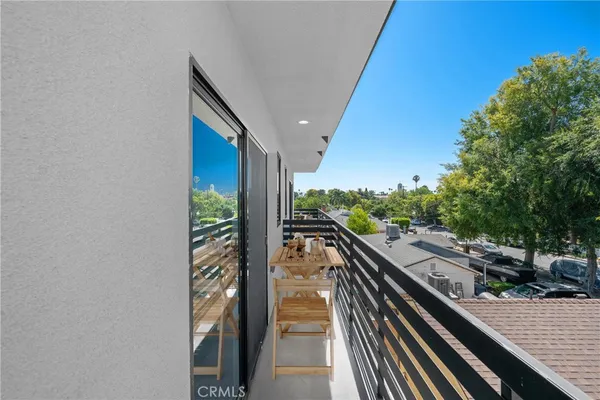 $4,275 | 6704 Kester Avenue, Van Nuys, CA 91405