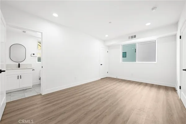 $4,275 | 6704 Kester Avenue, Van Nuys, CA 91405