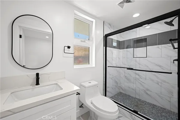 $4,275 | 6704 Kester Avenue, Van Nuys, CA 91405