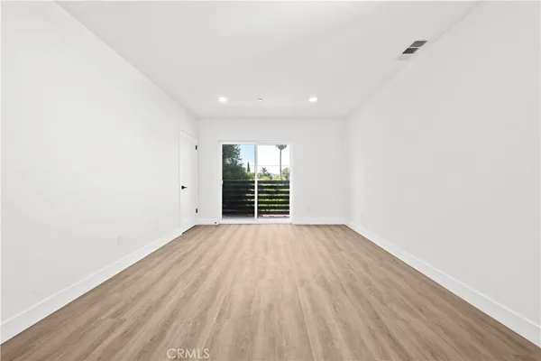 $4,275 | 6704 Kester Avenue, Van Nuys, CA 91405