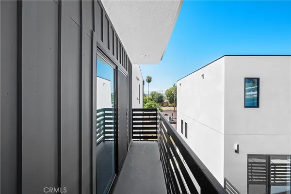 $4,275 | 6704 Kester Avenue, Van Nuys, CA 91405