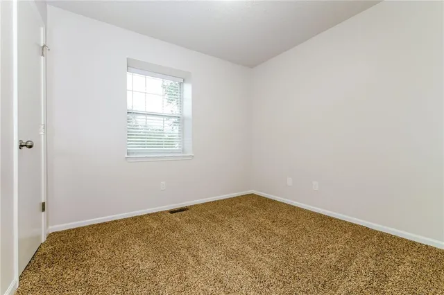 $2,305 | 2145 Northeast Concord Street, Lee's Summit, MO 64086