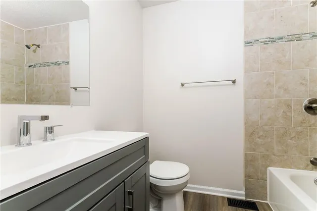 $2,305 | 2145 Northeast Concord Street, Lee's Summit, MO 64086