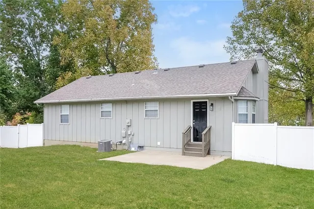 $2,305 | 2145 Northeast Concord Street, Lee's Summit, MO 64086