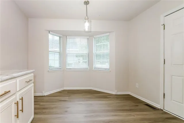 $2,305 | 2145 Northeast Concord Street, Lee's Summit, MO 64086