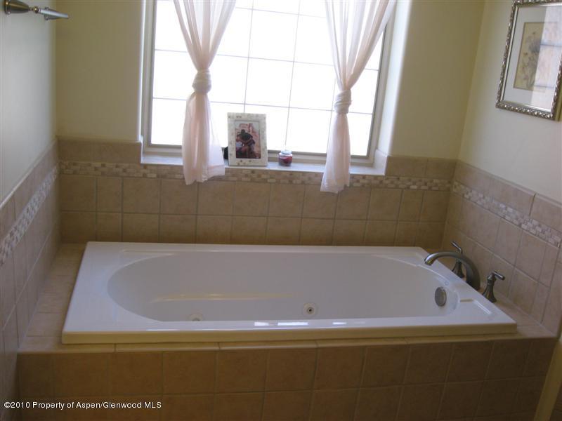 331 Faas Ranch Road New Castle, CO 81647 - Photo 11 of 23 Master Jetted Tub