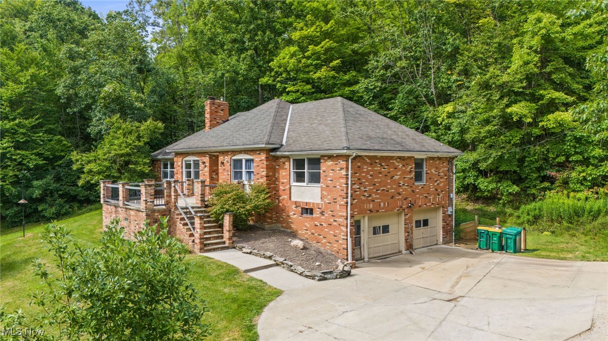 10884 Tibbetts Road Willoughby, OH 44094 - Photo 2 of 37 Gallery Image 2