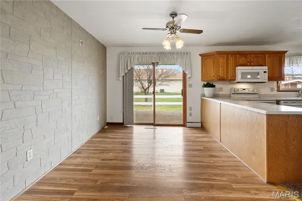 $163,100 | 19 Westwood Drive, Hillsboro, IL 62049
