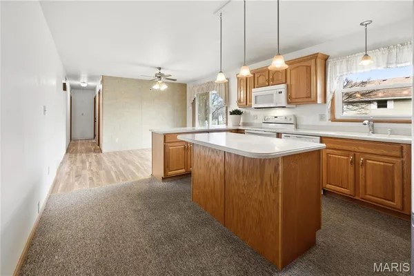 $163,100 | 19 Westwood Drive, Hillsboro, IL 62049