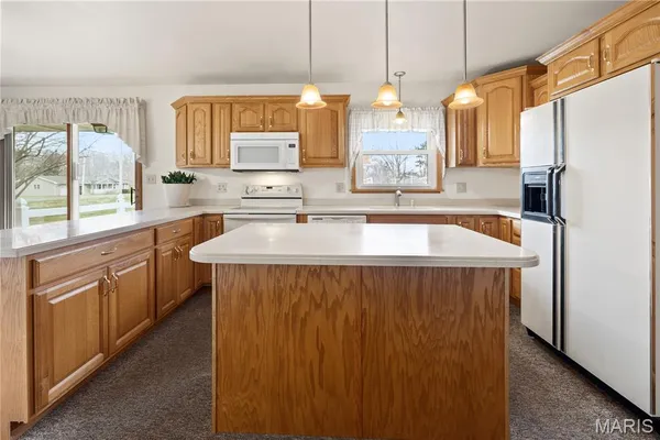 $163,100 | 19 Westwood Drive, Hillsboro, IL 62049
