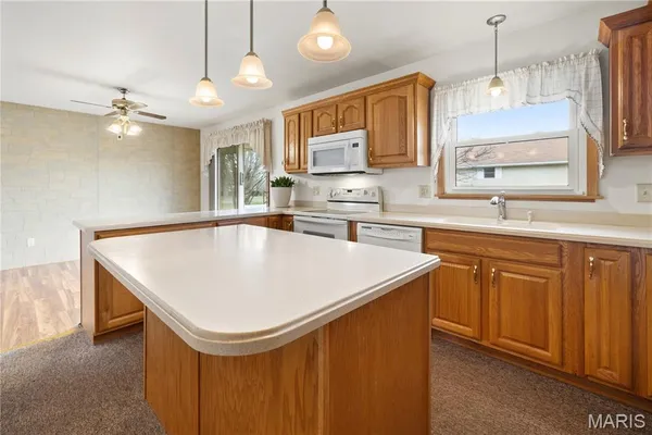 $163,100 | 19 Westwood Drive, Hillsboro, IL 62049