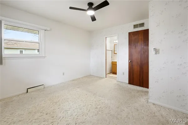 $163,100 | 19 Westwood Drive, Hillsboro, IL 62049