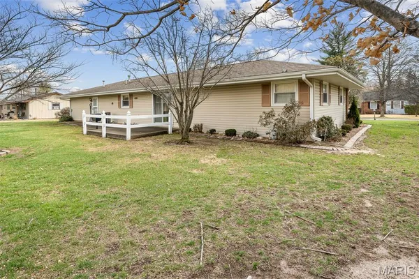 $163,100 | 19 Westwood Drive, Hillsboro, IL 62049