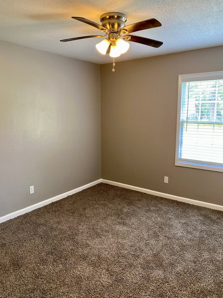 2028 Bancroft Road Valdosta, GA 31602 - Photo 15 of 25 Gallery Image 15