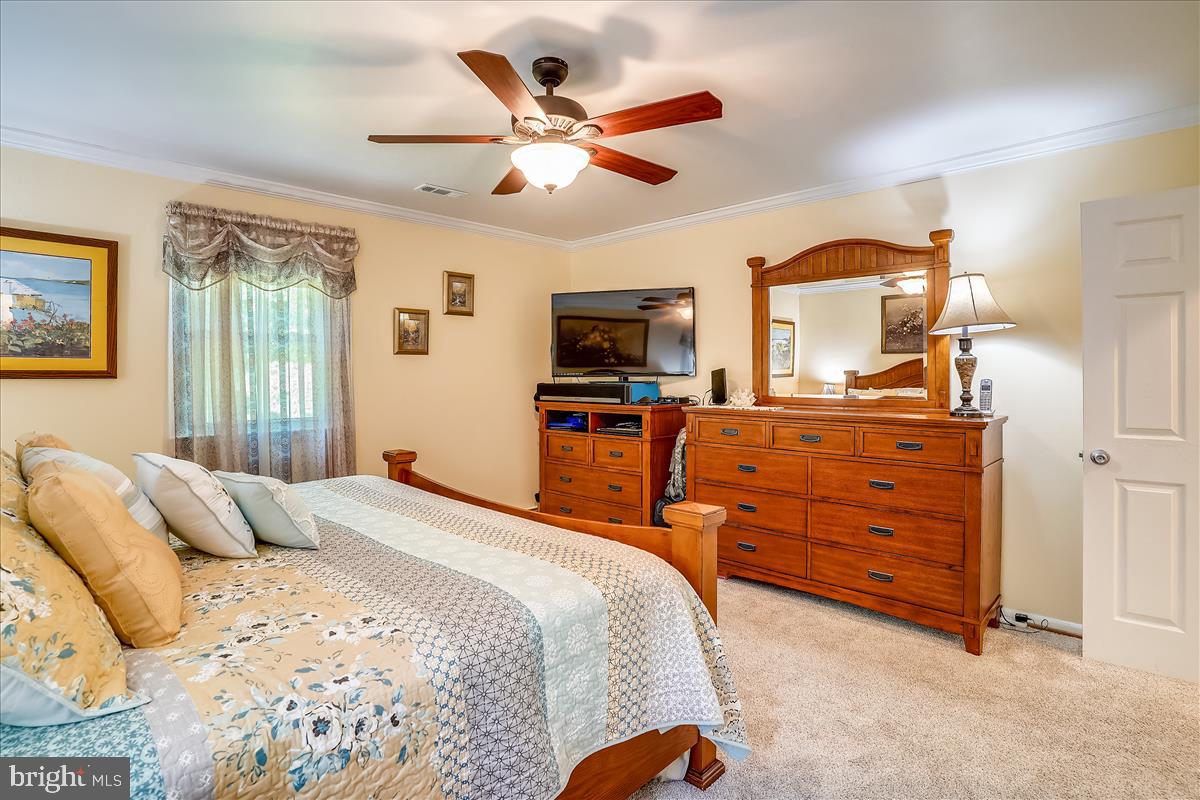 18901 Muncaster Road Derwood, MD 20855 - Photo 29 of 58 Master bedroom