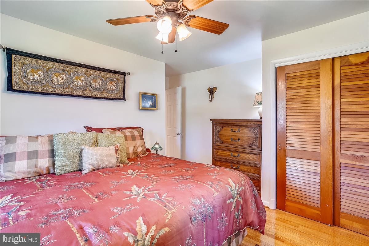 18901 Muncaster Road Derwood, MD 20855 - Photo 32 of 58 2nd bedroom