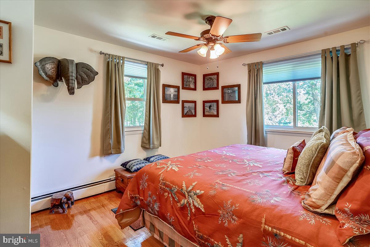 18901 Muncaster Road Derwood, MD 20855 - Photo 33 of 58 2nd bedroom