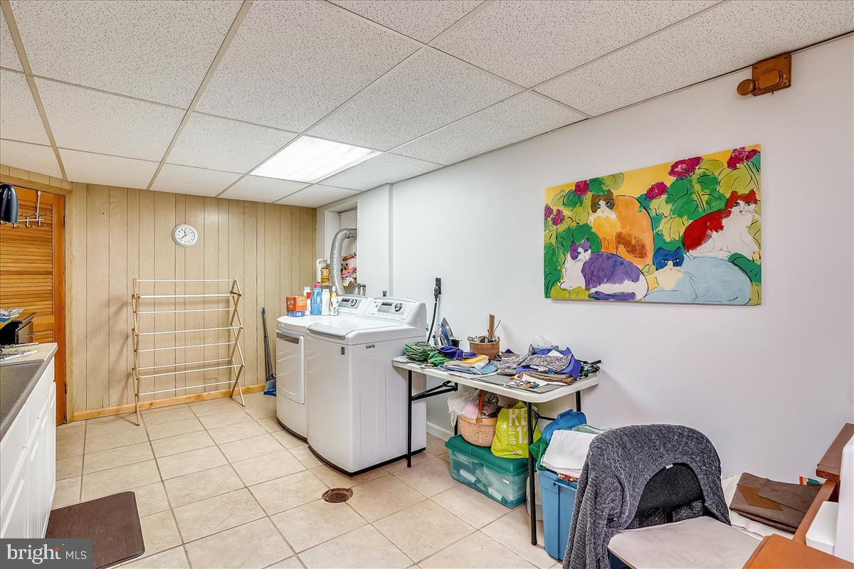 18901 Muncaster Road Derwood, MD 20855 - Photo 46 of 58 Large Laundry Room