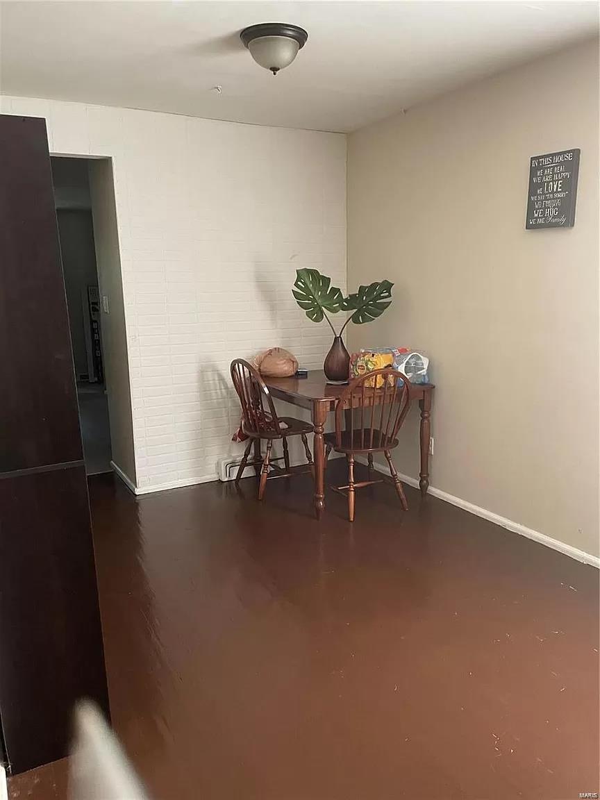 238 Estridge Road St. Louis, MO 63137 - Photo 3 of 8