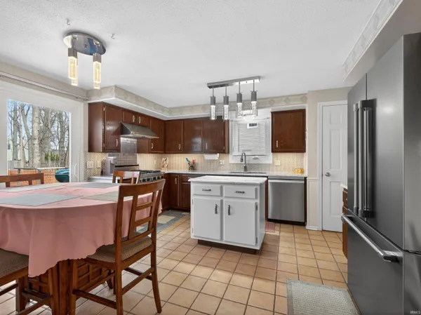 $279,999 | 6811 Shadowbrook Cove, Fort Wayne, IN 46835