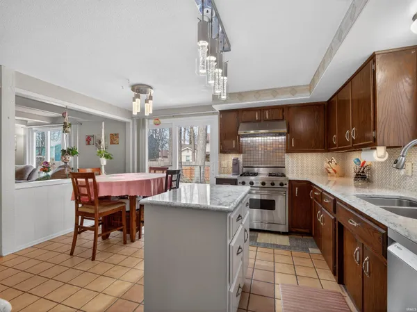 $279,999 | 6811 Shadowbrook Cove, Fort Wayne, IN 46835