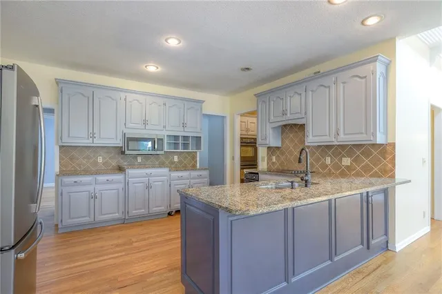 $647,000 | 5708 West 129th Street, Overland Park, KS 66209