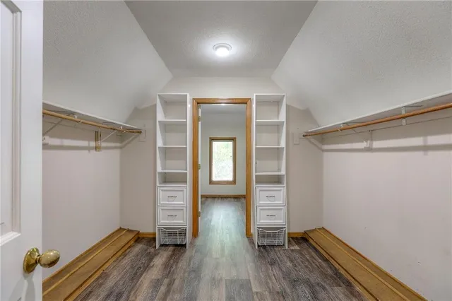 $647,000 | 5708 West 129th Street, Overland Park, KS 66209