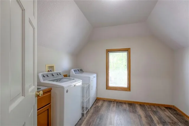 $647,000 | 5708 West 129th Street, Overland Park, KS 66209