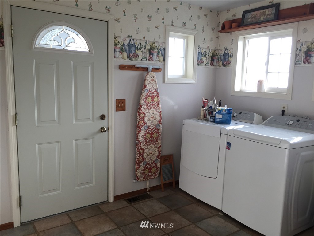 1301 Belmont Road Raymond, WA 98577 - Photo 15 of 23 Gallery Image 15