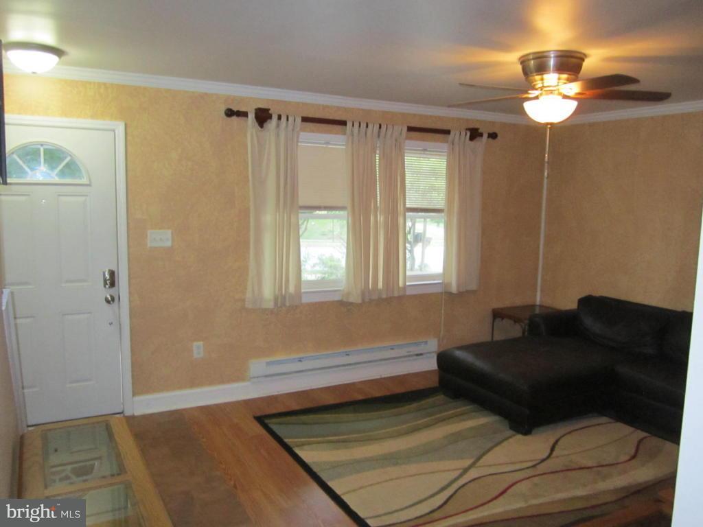 1026 Williamsburg Road Lancaster, PA 17603 - Photo 3 of 12 Gallery Image 3