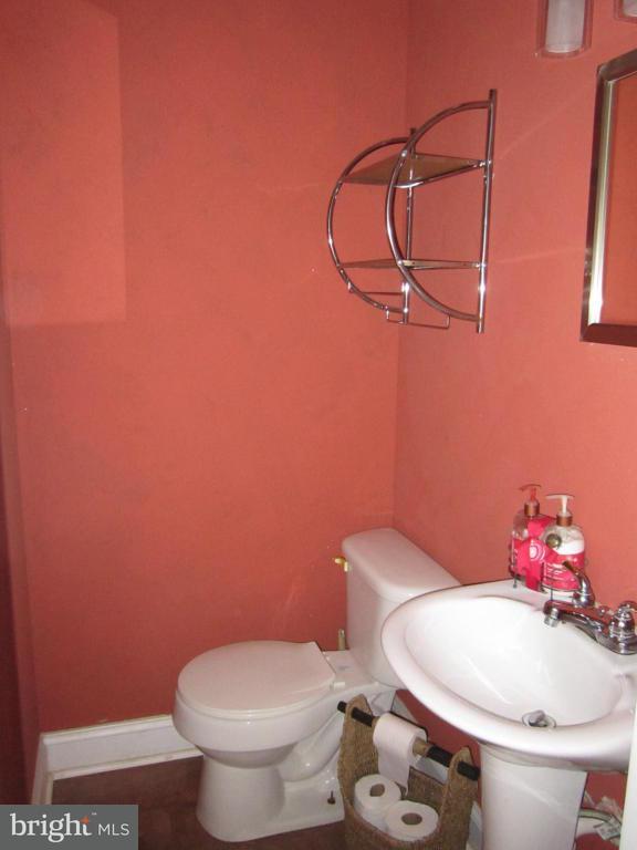 1026 Williamsburg Road Lancaster, PA 17603 - Photo 6 of 12 Gallery Image 6