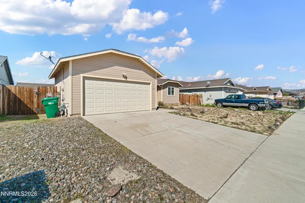 $369,900 | 1115 Herron Lane, Fernley, NV 89408