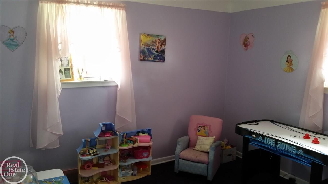 2176 Rome Avenue Warren, MI 48091 - Photo 11 of 20