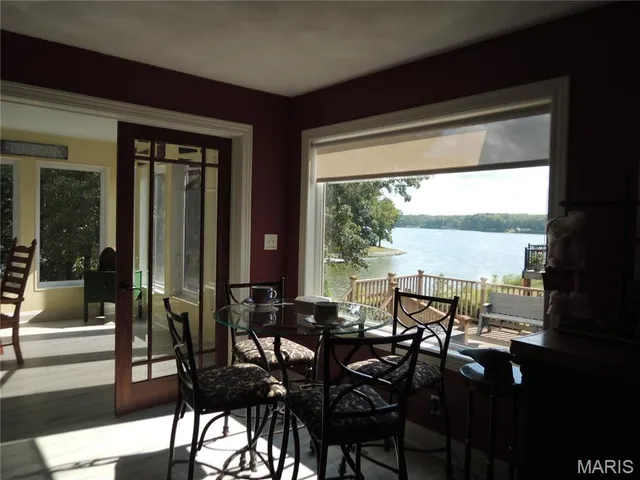 $640,000 | 4 Willow Cir Drive, Greenville, IL 62246