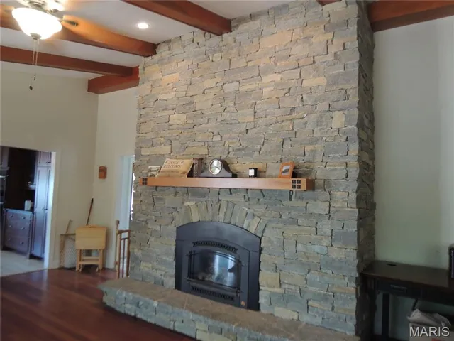 $640,000 | 4 Willow Cir Drive, Greenville, IL 62246