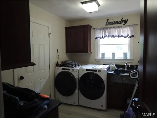 $640,000 | 4 Willow Cir Drive, Greenville, IL 62246