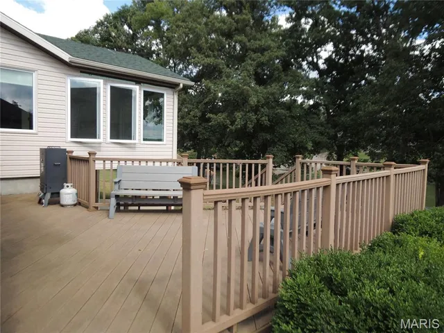 $640,000 | 4 Willow Cir Drive, Greenville, IL 62246