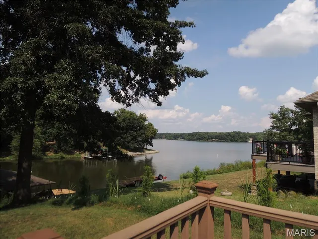 $640,000 | 4 Willow Cir Drive, Greenville, IL 62246