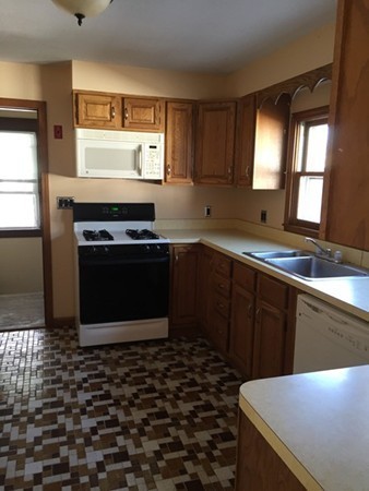 15-17 Treble Cove Road Billerica, MA 01862 - Photo 5 of 30