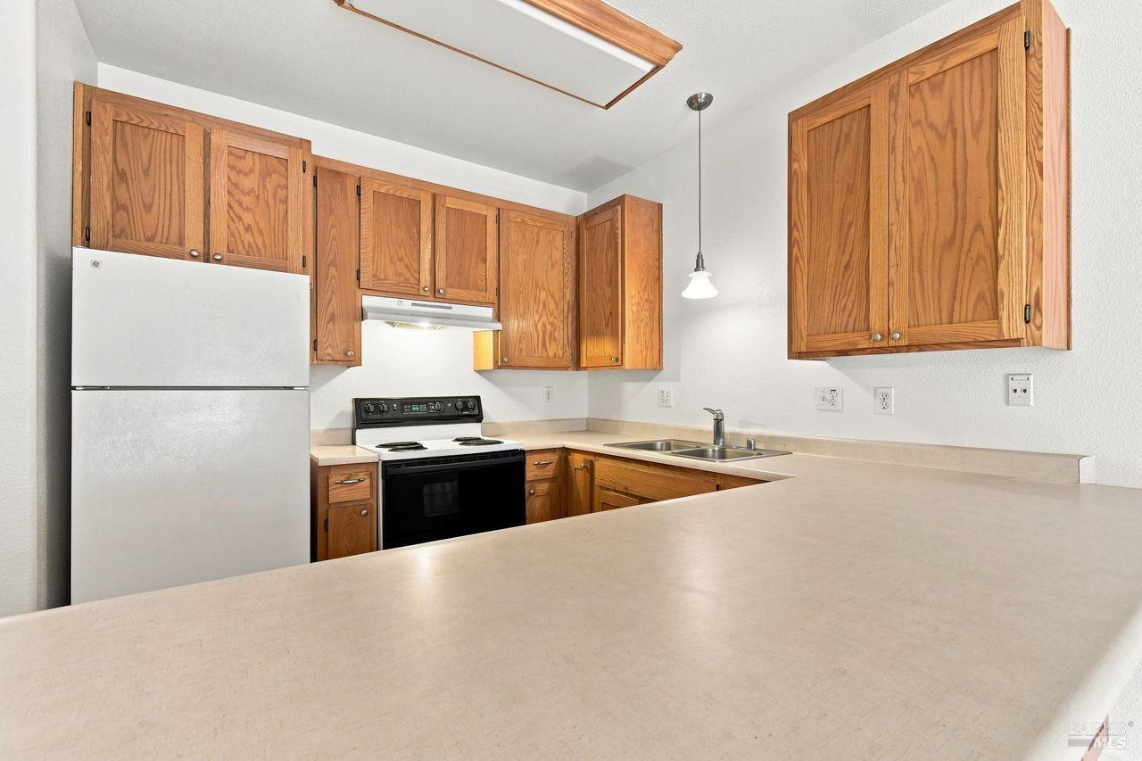 2420 Edgewater Drive, Unit 15 Santa Rosa, CA 95407 - Photo 6 of 25 Gallery Image 6