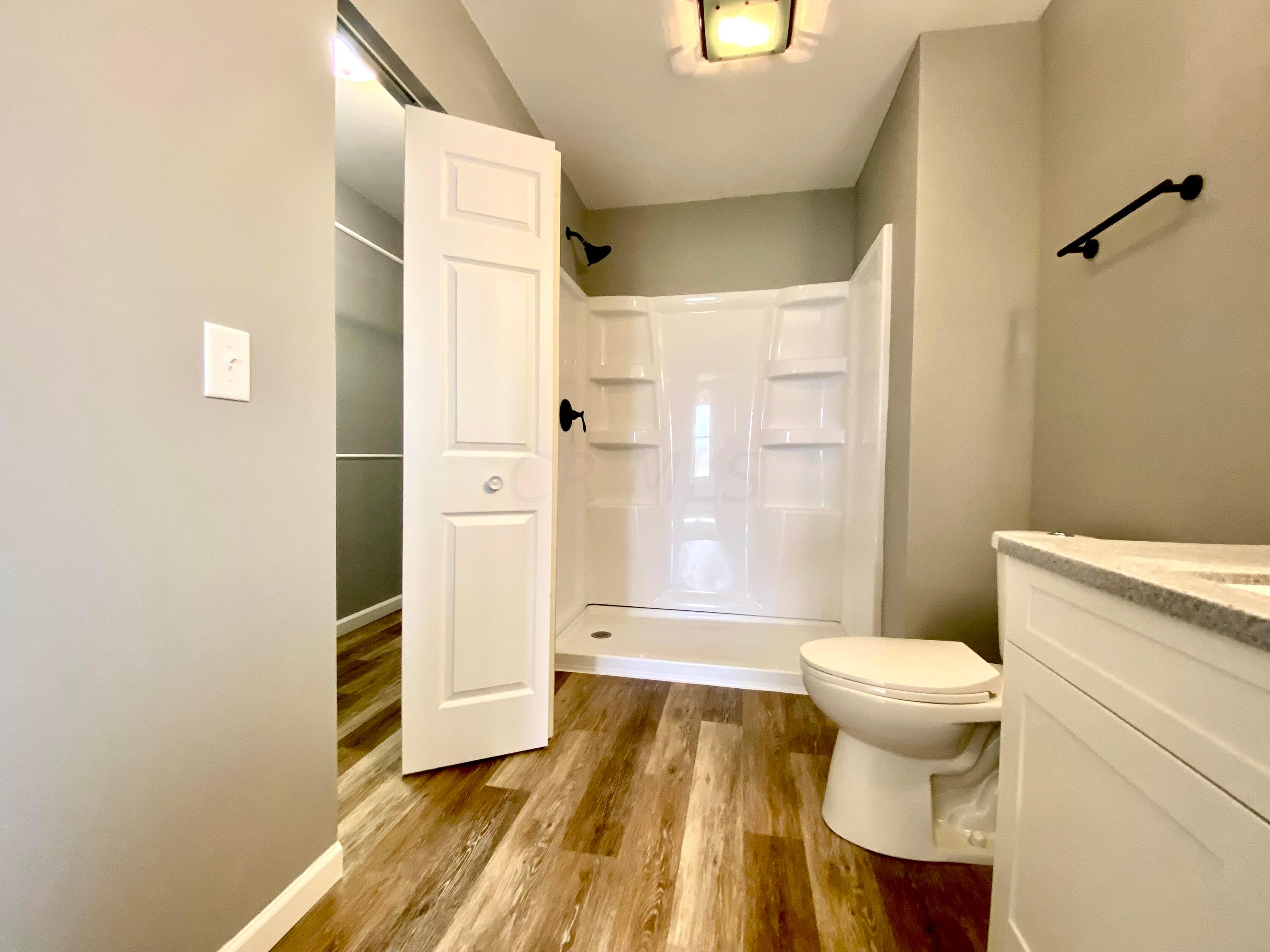 7050 Pleasantview Road Southeast Lancaster, OH 43130 - Photo 9 of 21 Owners Bath