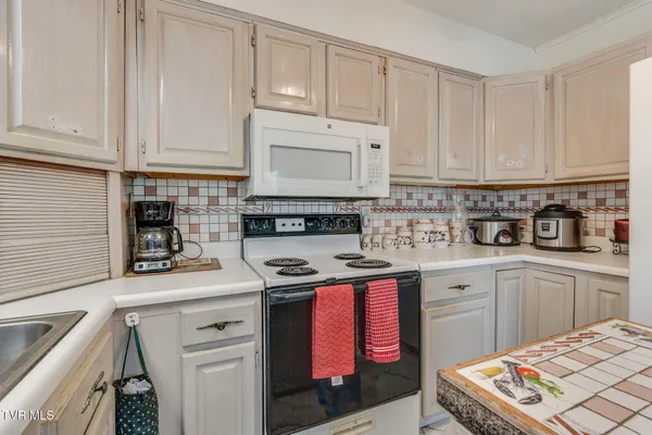 $395,000 | 101 South Hickory Circle, Greeneville, TN 37743