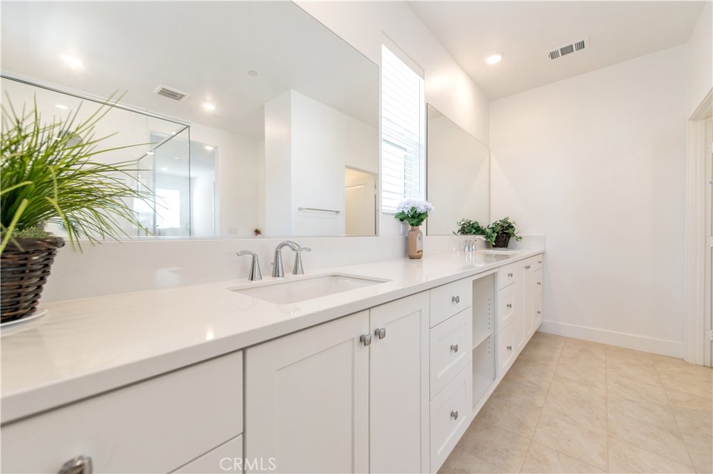 243 Yerba Irvine, CA 92618 - Photo 25 of 37