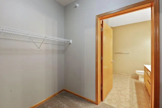 $1,695 | 2565 Franklin Avenue, Unit 213, St. Paul, MN 55114