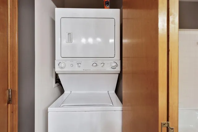 $1,695 | 2565 Franklin Avenue, Unit 213, St. Paul, MN 55114